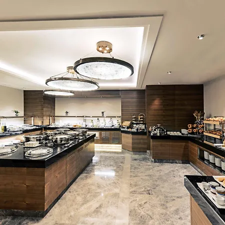 Hotel Moevenpick & Thermal 5*