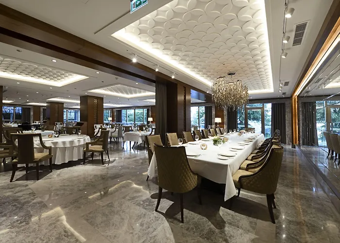 موڤنبيك هوتل آند ثيرمال سبا فندق 5*